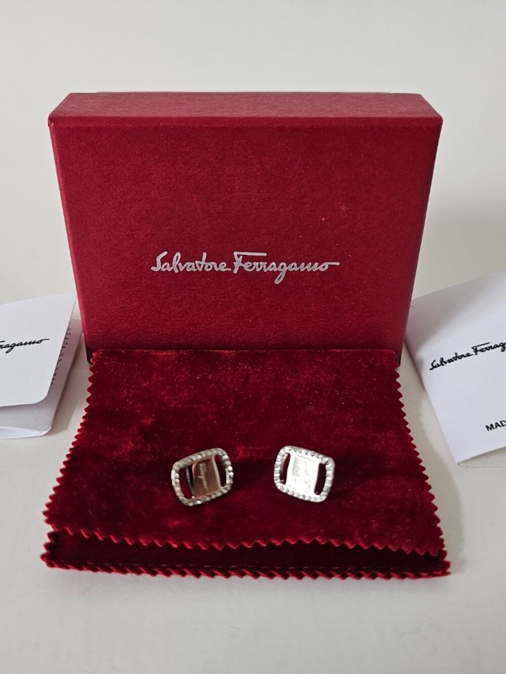 NIB SALVATORE FERRAGAMO OR VARA ST11 Rhinestone Stud Earrings Made In Italy